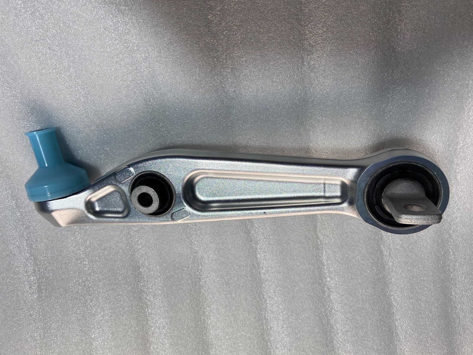 Model Y 前下直臂 L=R（标准新版）